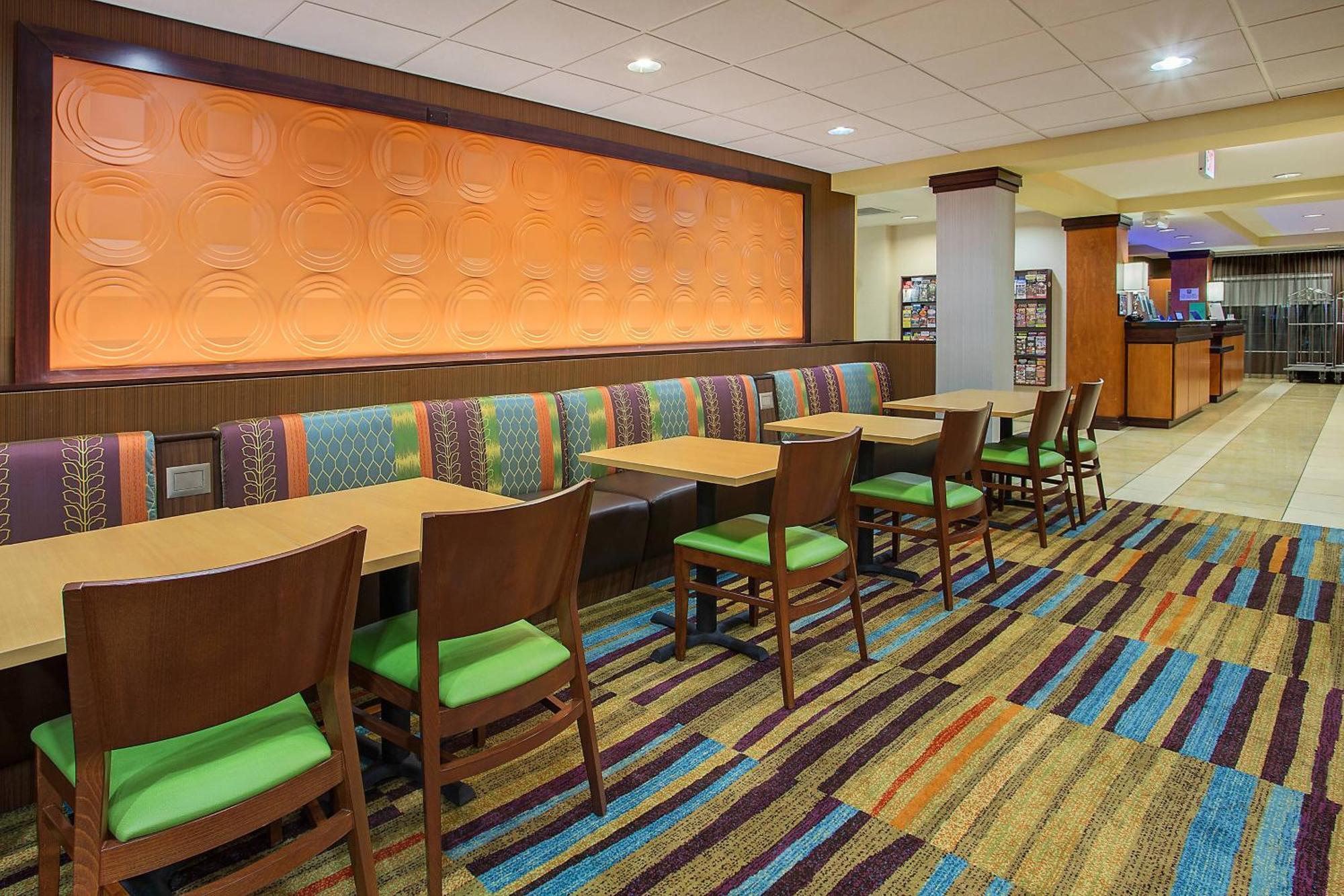 Fairfield Inn & Suites Кодак Экстерьер фото