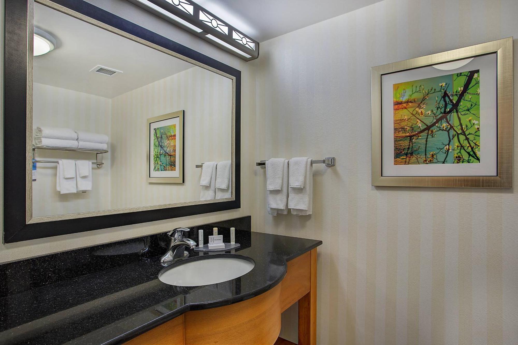 Fairfield Inn & Suites Кодак Экстерьер фото
